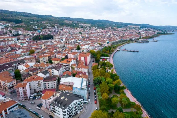 Kocaeli kıyı şeridi ve şehir manzarası