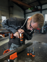 ASCD 18-200 W4 akülü darbeli vidalama makinesi ve ASCM 18 QSW akülü delme vidalama makinesi