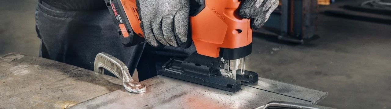 Akülü dekupaj testeresi